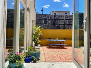 A Dreamers Oasis (Private Patio & Rooftop)